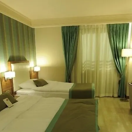 Hotel Plaza 4*