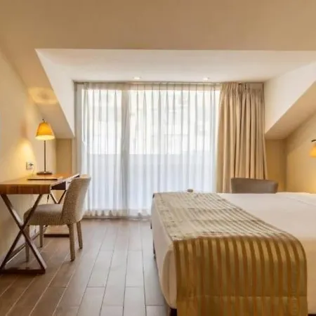 Plaza Hotel 4*