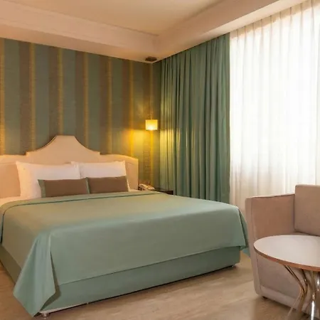 Hotel Plaza 4*
