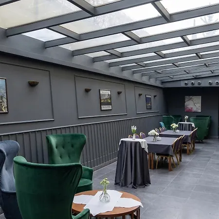 Hotel Plaza 4*