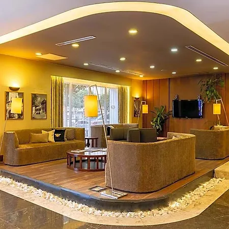 Plaza Hotel 4*